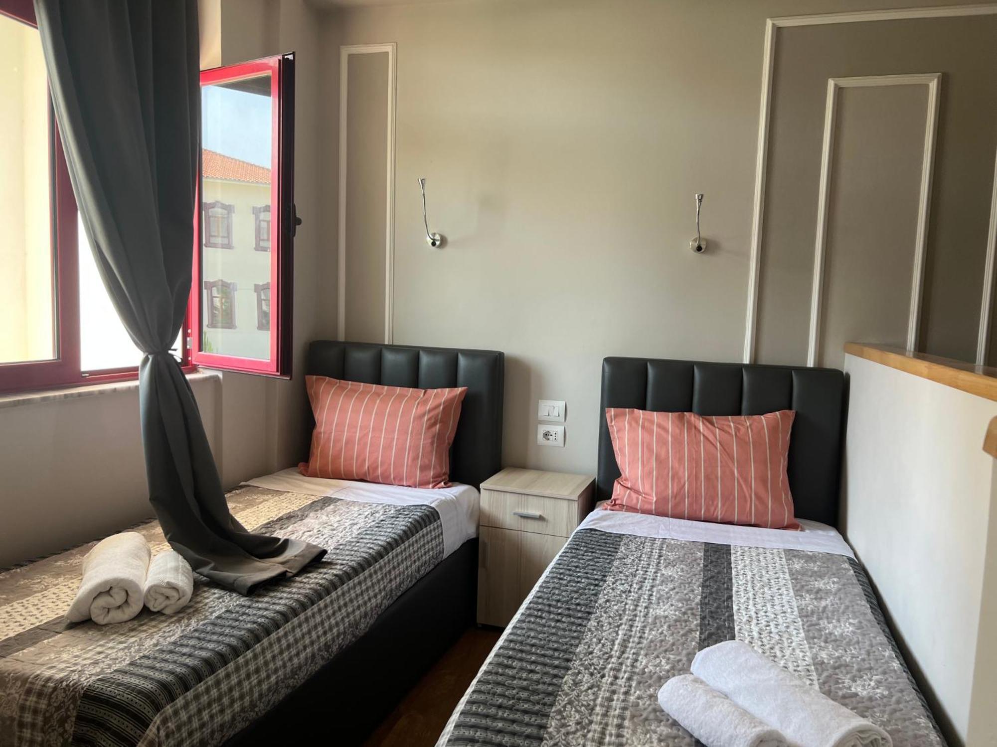 City Centre Rooms 4R Shkoder Luaran gambar